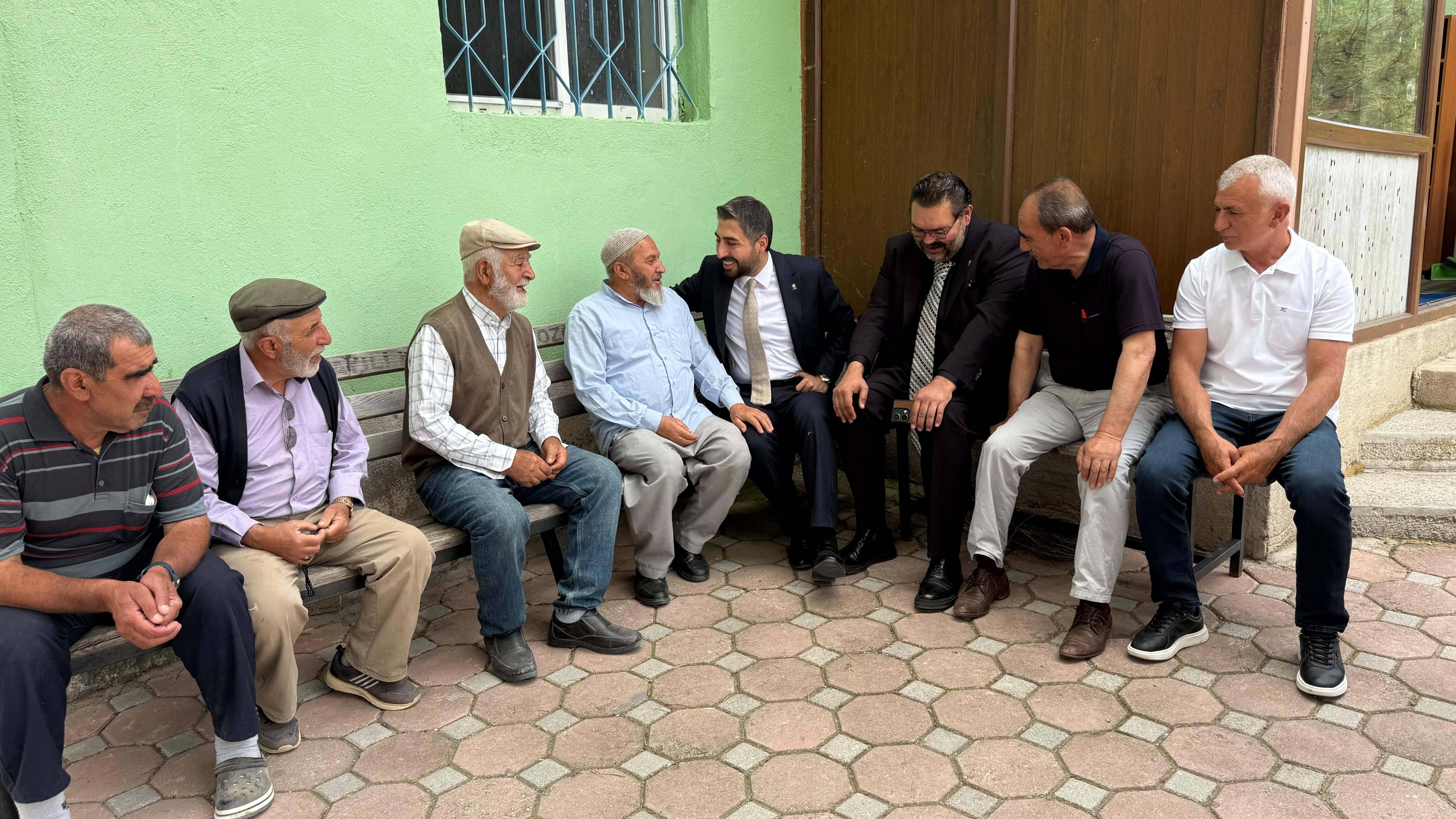 AK Parti Teşkilatından Köy Çıkarması