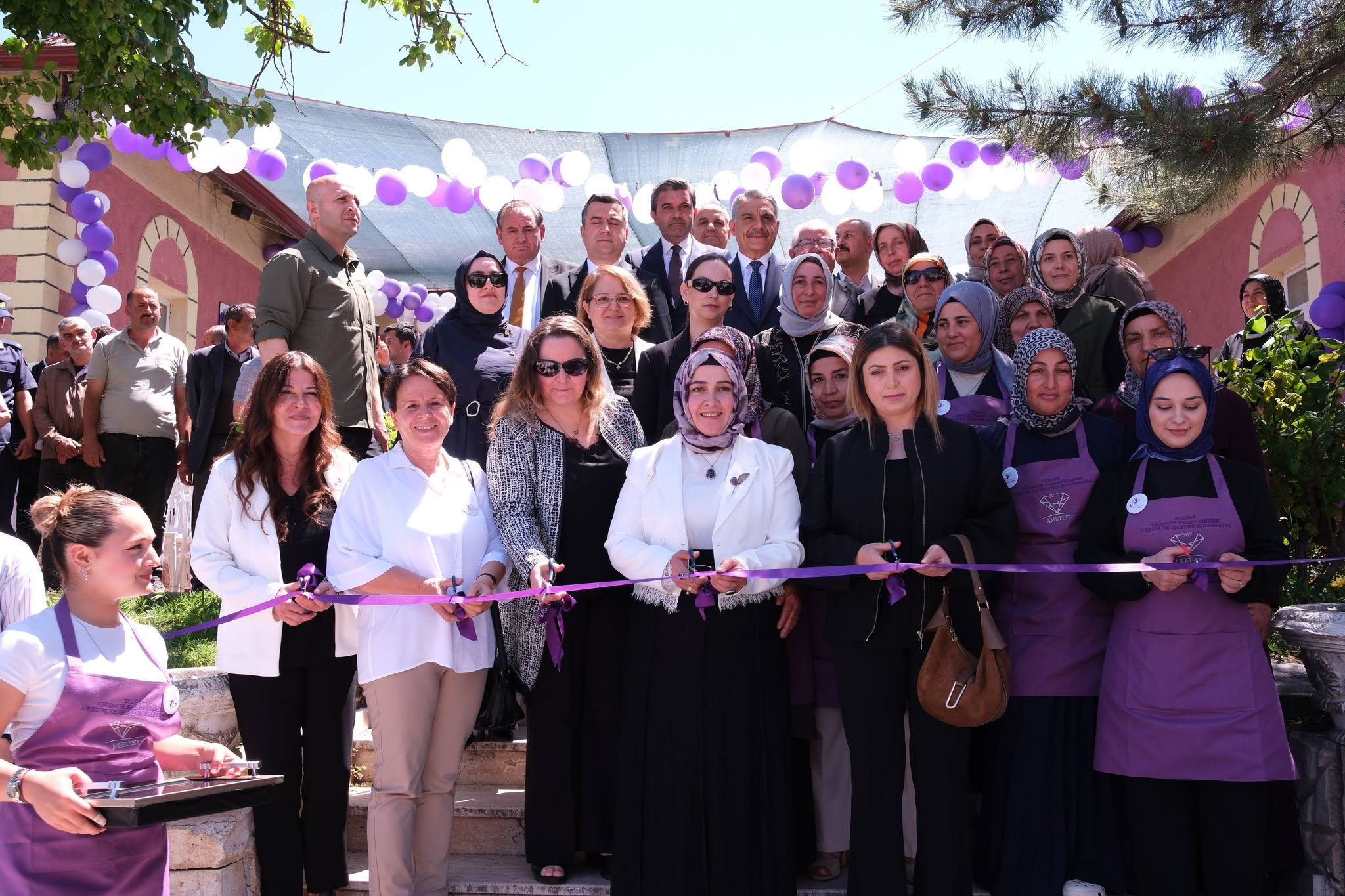 Aydıncık’ta Kooperatif Atölye ve Kafe Hizmete Açıldı