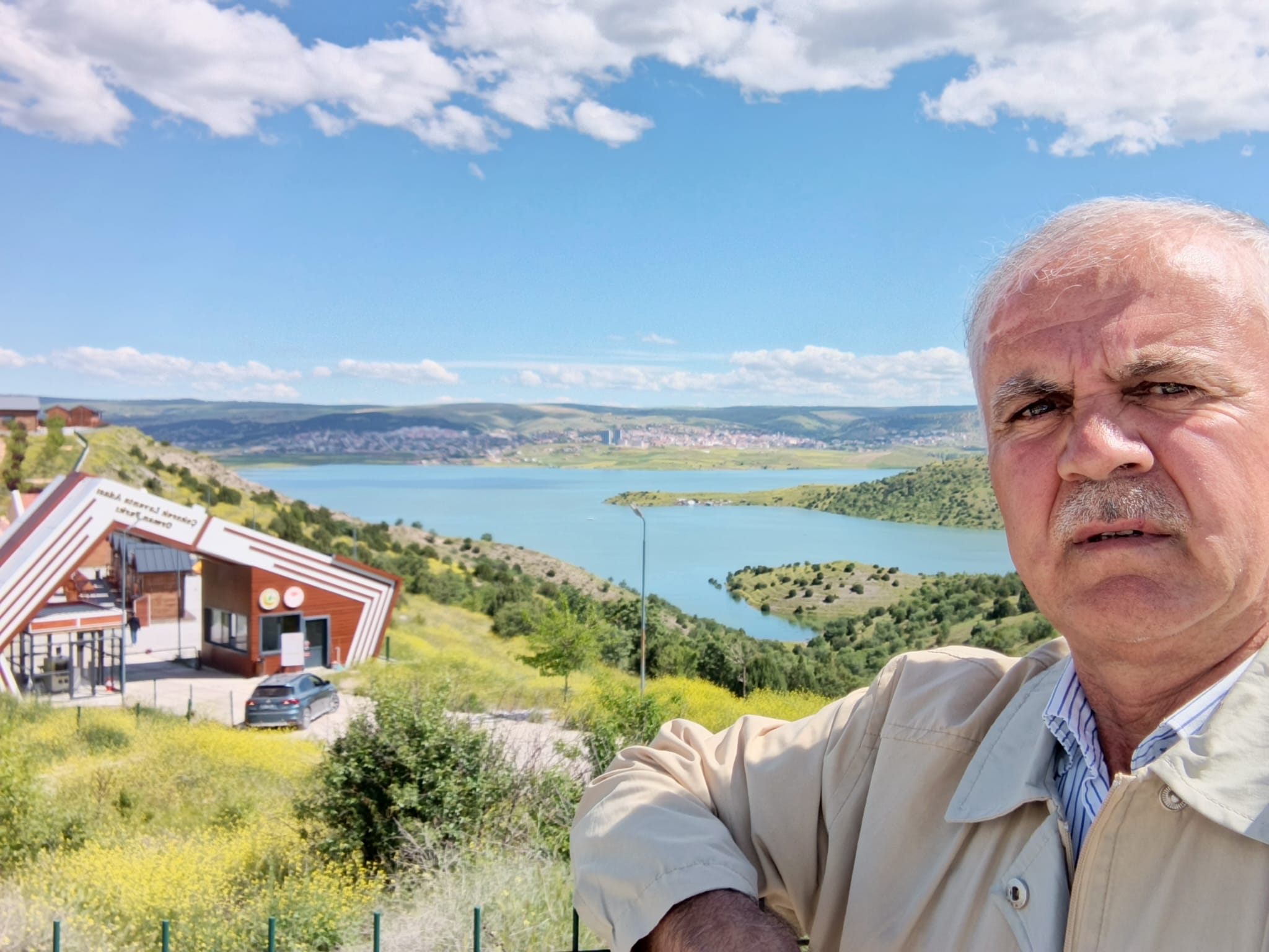 Kul Hakkı’dan Çekerek’e Şiirle Övgü: “Sen Pek Çok Güzelsin Şirin Çekerek”