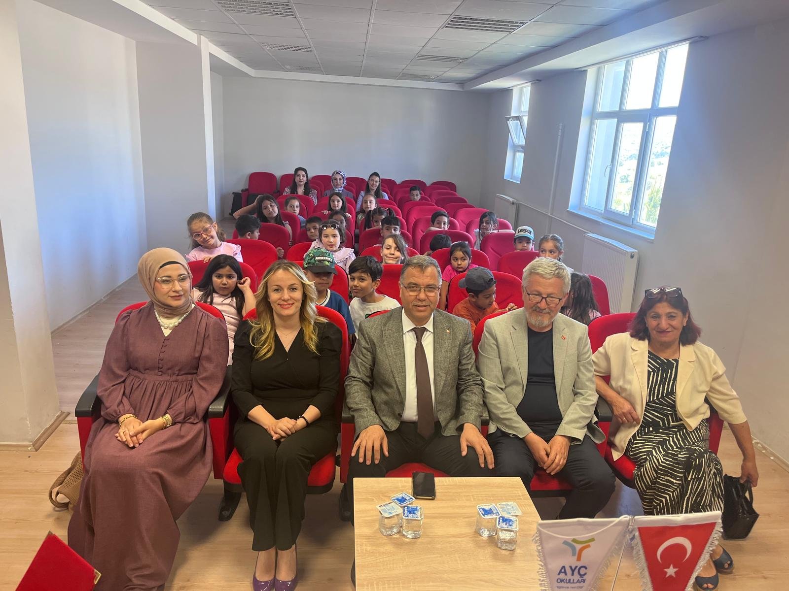  Yozgat’ta Öğrenciler Yazar ve Çizerle Buluştu