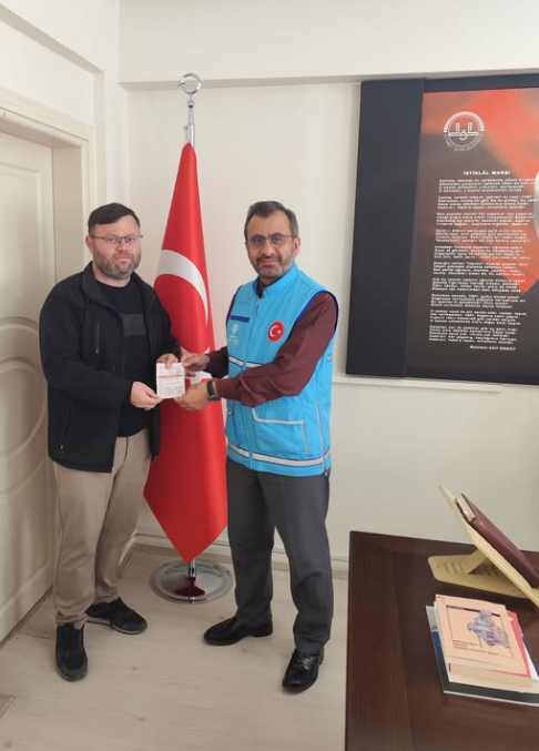 Akdağmadeni’nde Vekaletle Kurban Kampanyası Başladı: İlk Bağış Müftülüğe Teslim Edildi