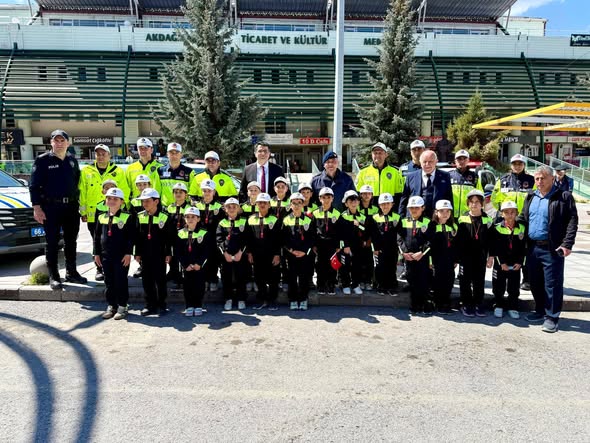 Akdağmadeni’nde Trafik Haftası Etkinliği