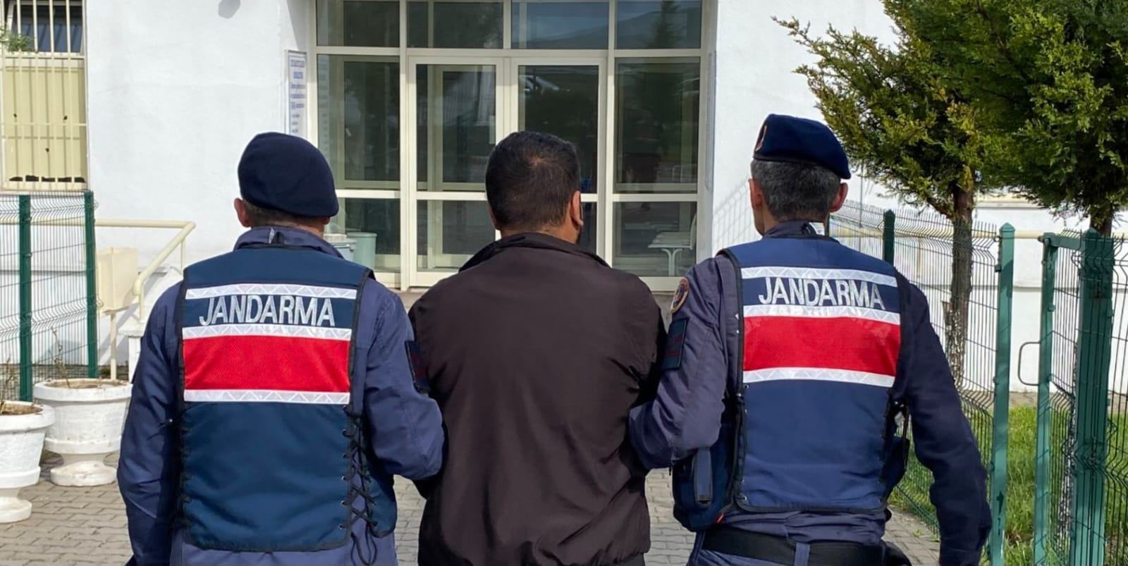 Yozgat’ta Jandarmadan Suçlulara Geçit Yok: Aranan 2 Şahıs Yakalandı