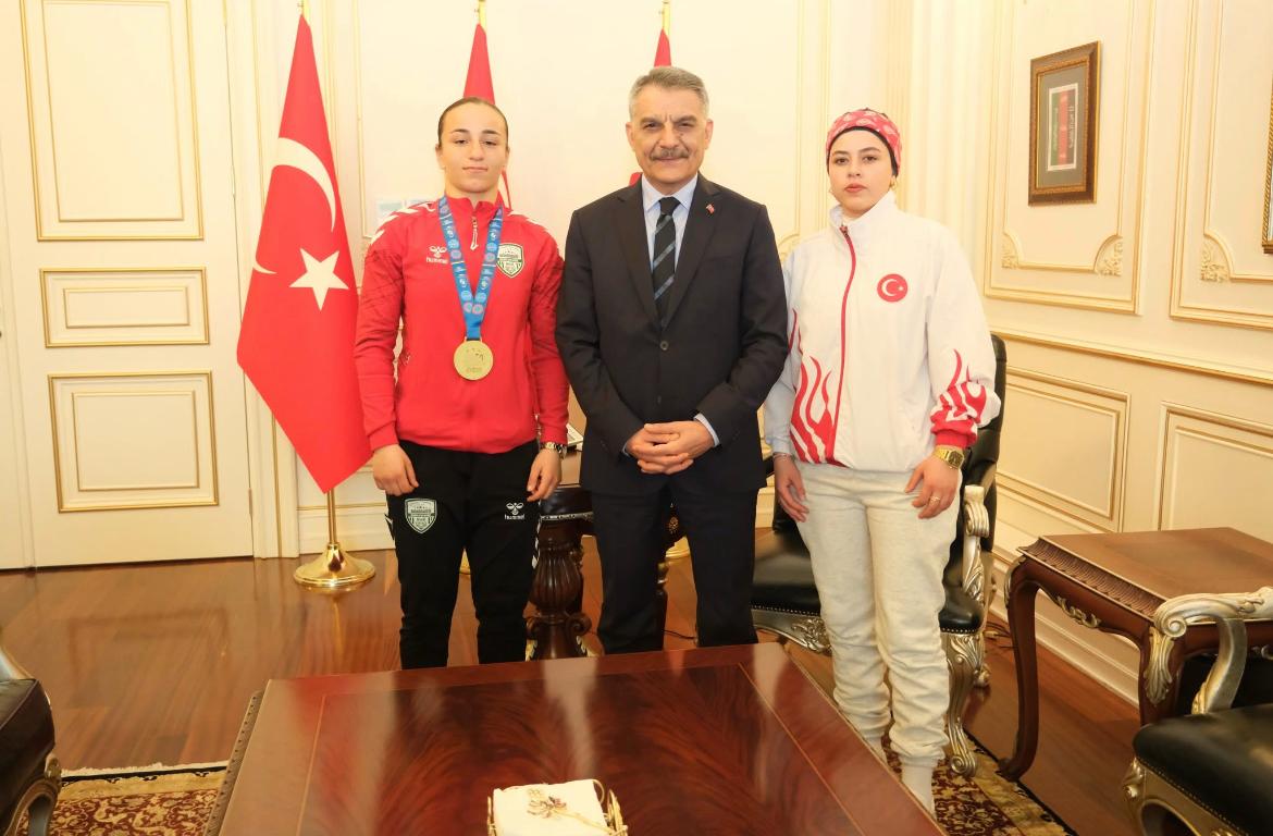 Vali Özkan’dan Şampiyon Sporculara Tebrik