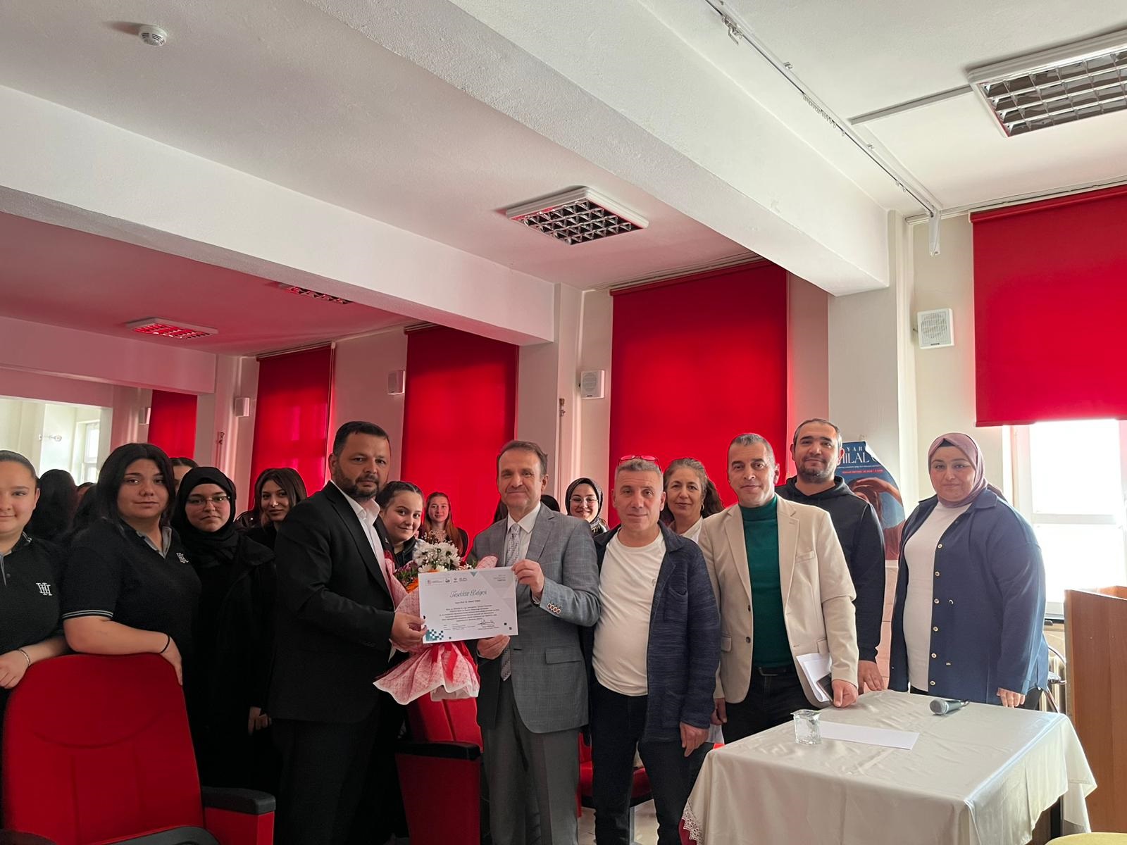 Yozgatlı Prof'den Niğde’de TÜBİTAK Bilim Söyleşisi
