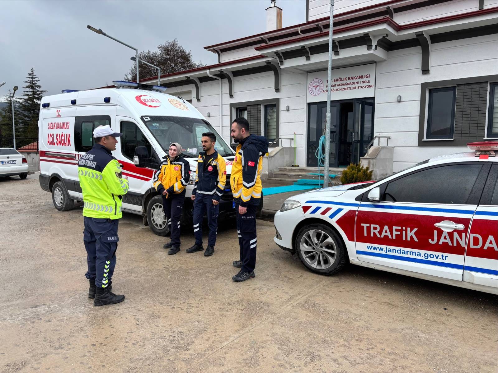 Akdağmadeni’nde Ambulans Sürücülerine Trafik Eğitimi