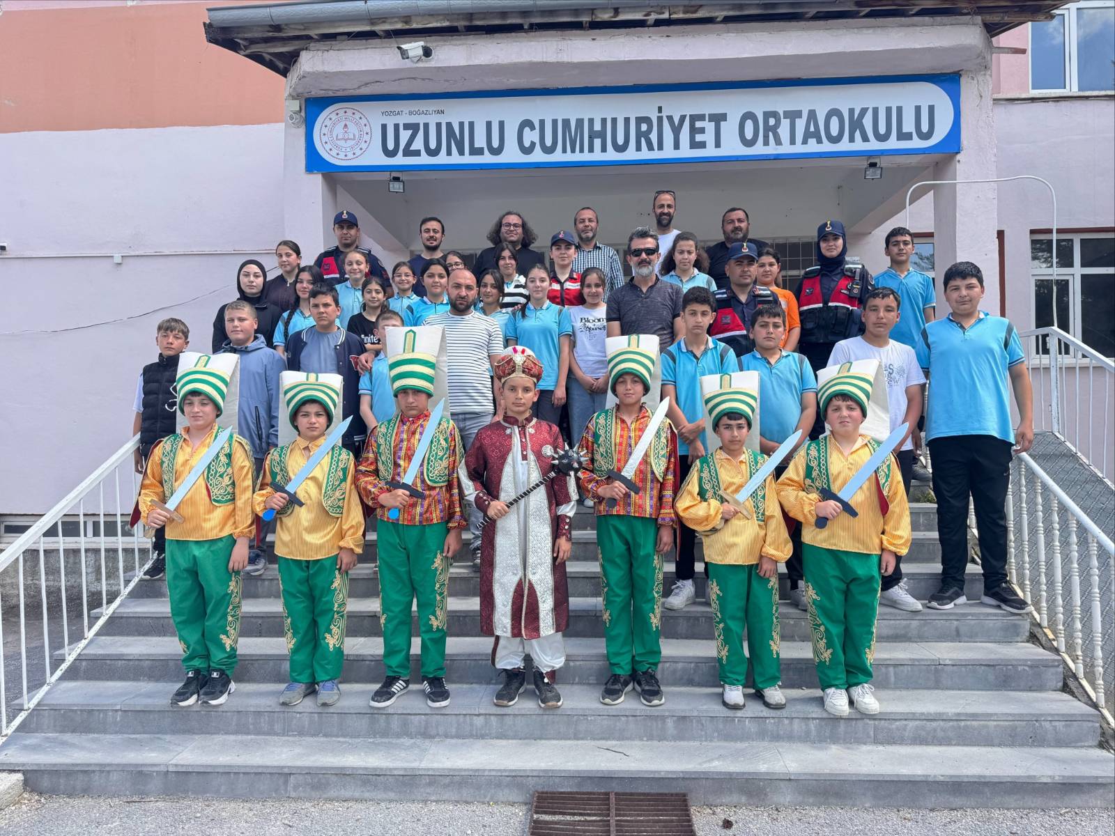 Jandarma’dan Öğrencilere Güvenlik ve Bilinçlendirme Ziyareti