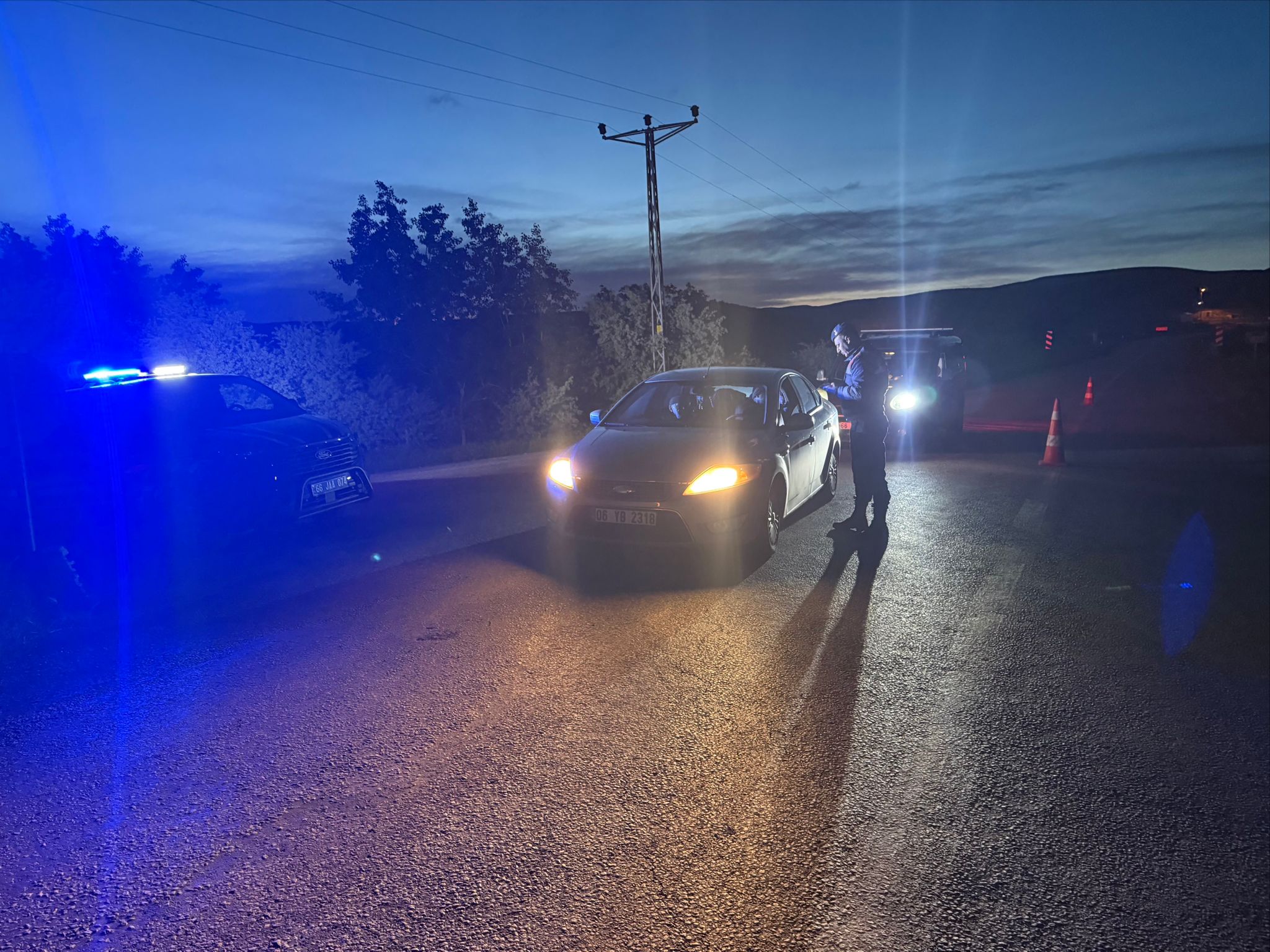 Yozgat’ta “Bozok-51” Huzur Uygulaması: 1464 Şahıs Kontrol Edildi, 1 Kişi Yakalandı
