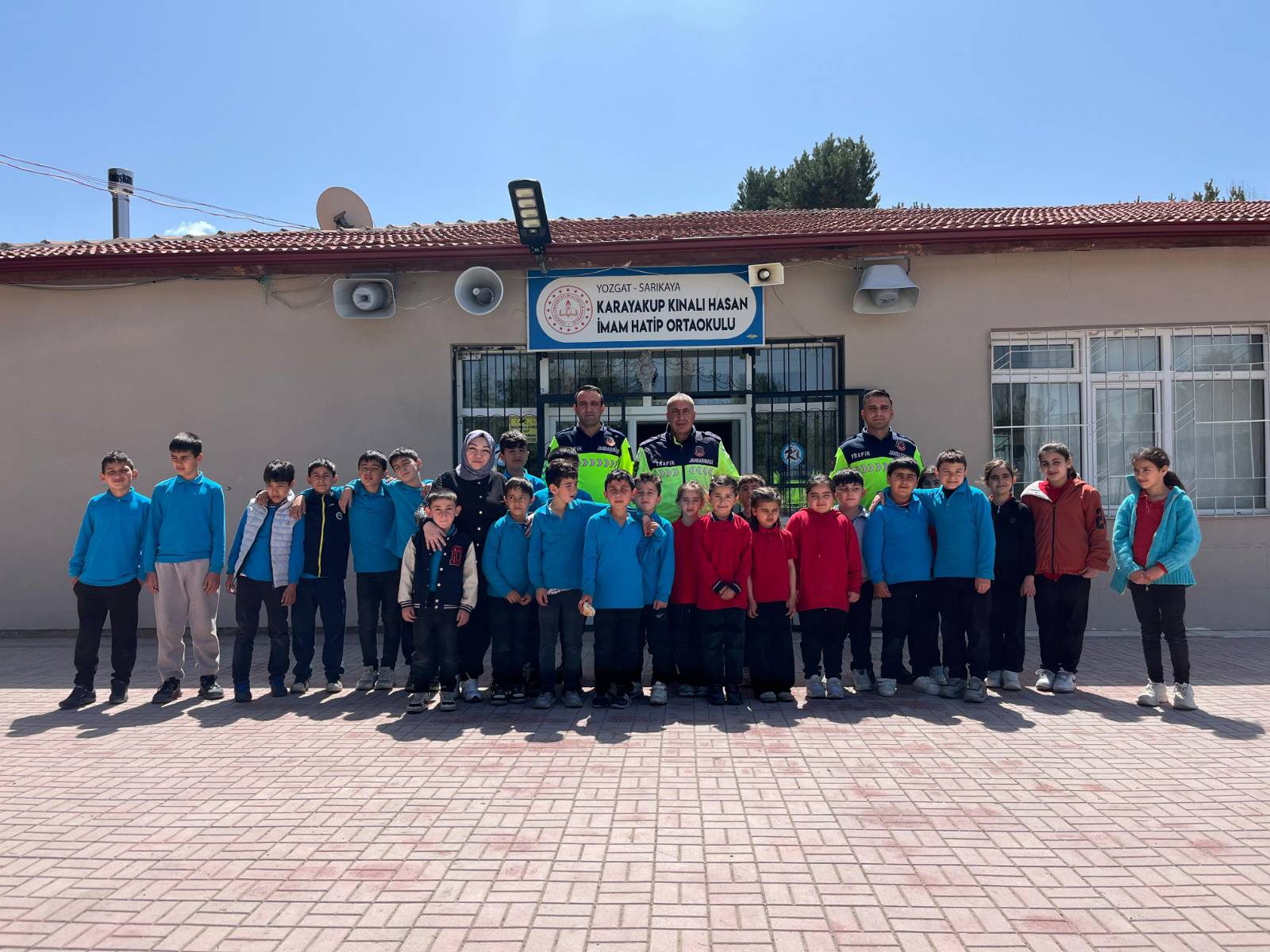 Sarıkaya’da Öğrencilere Trafik Eğitimi: Jandarmadan Bilinçlendirme Hamlesi