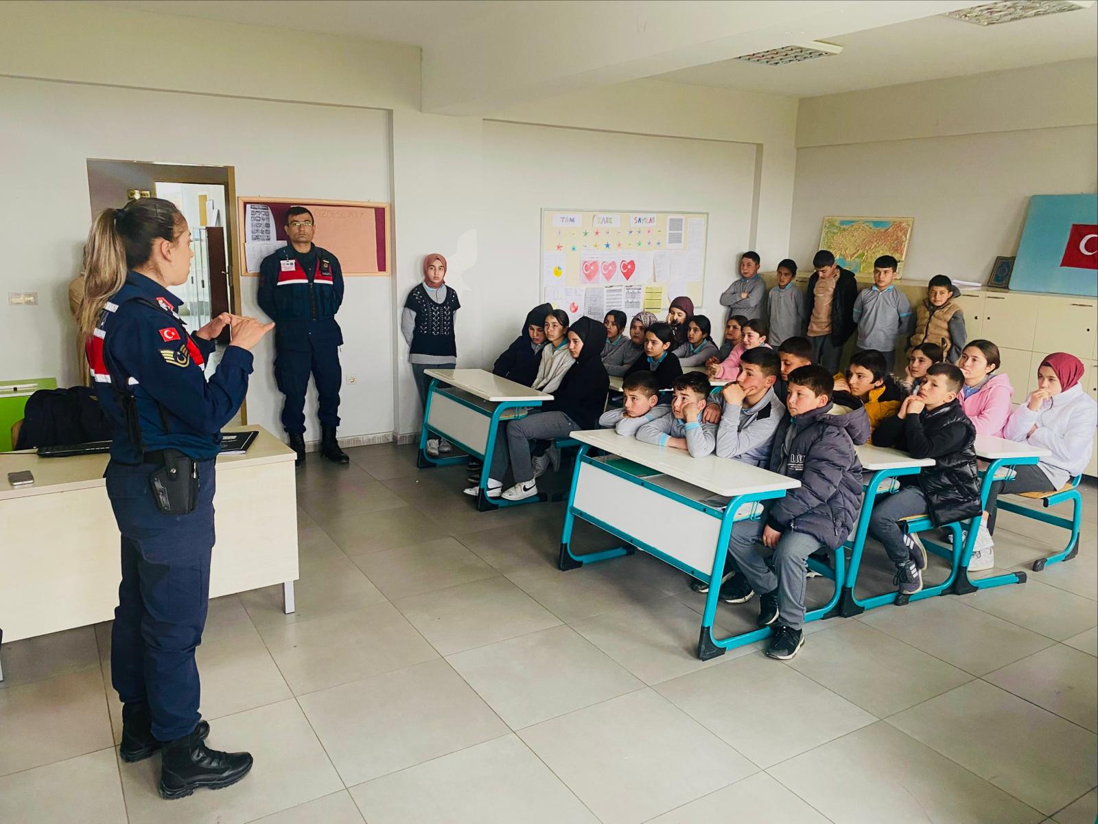 Sorgun’da Jandarmadan Öğrencilere Meslek Eğitim 