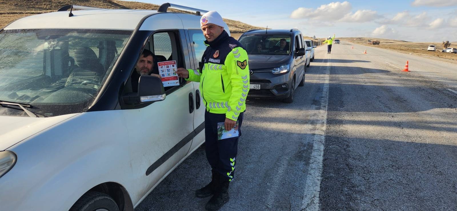 Yozgat Jandarmasından Sürücülere Trafik Güvenliği Bilgilendirmesi