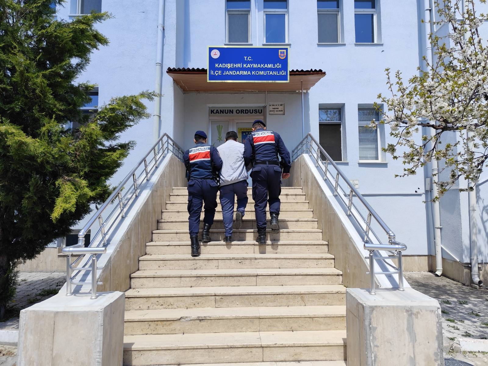 Yozgat Jandarmasından Operasyon Serisi: Aranan 5 Şahıs Yakalandı