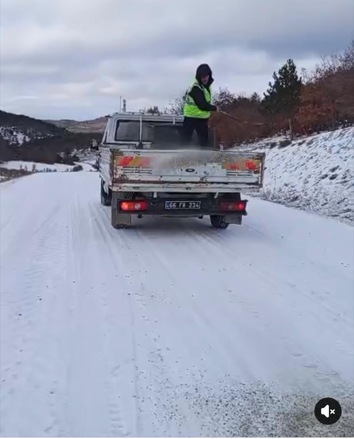 Çekerek’te Grup Köy Yollarında Tuzlama