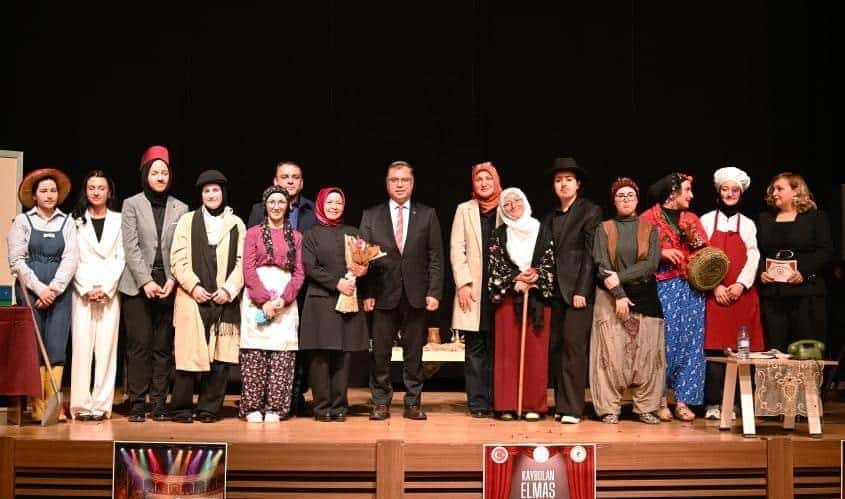 Yozgat’ta Tiyatro Rüzgarı: “Kaybolan Elmas” Oyunu Büyük Beğeni Topladı