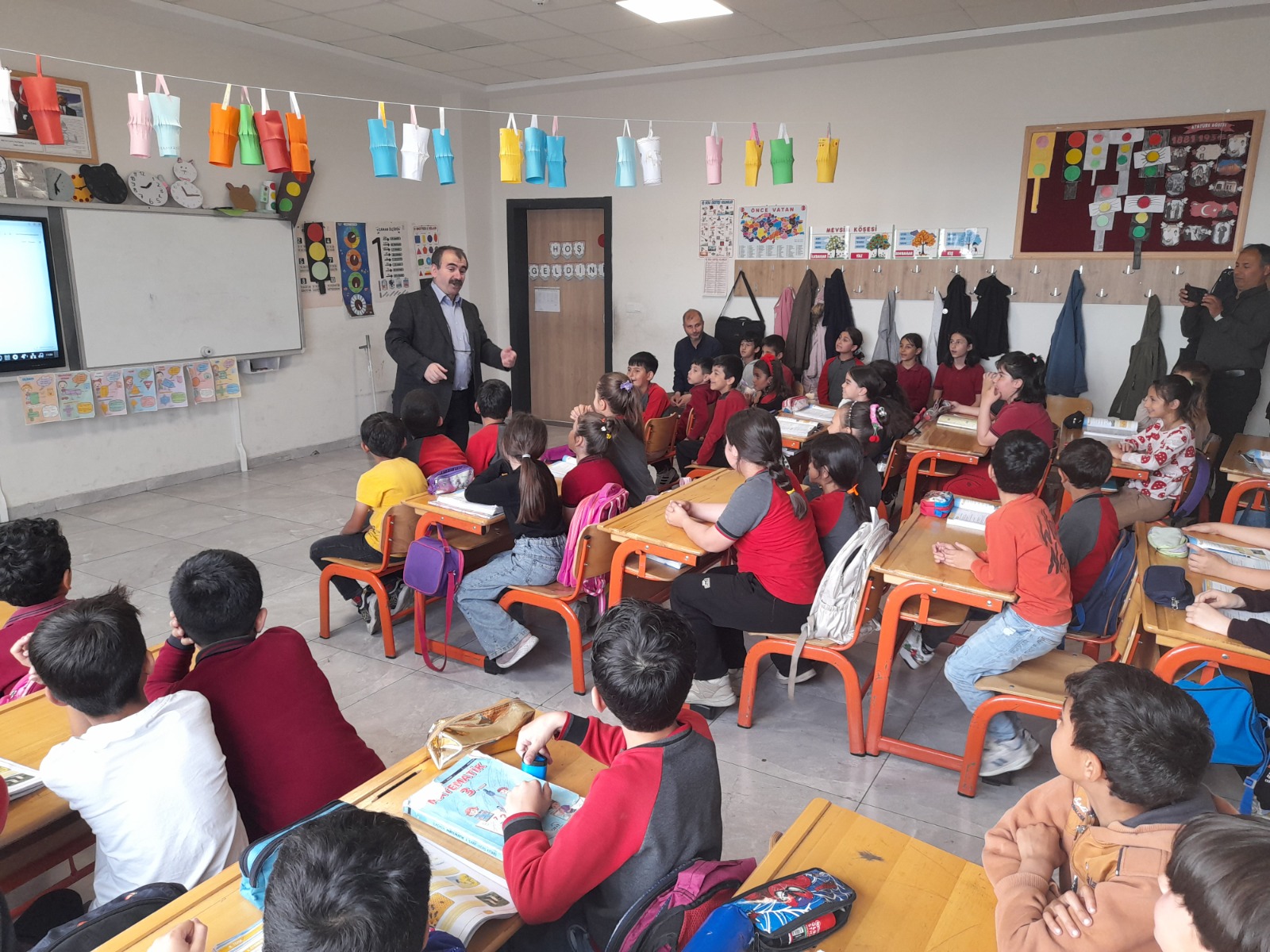 Prof. Dr. Mustafa Böyükata’dan Çocuklara Bilim Sevgisi