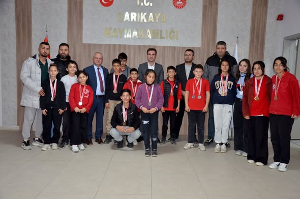 Genç Bilek Güreşi Şampiyonlarından Kaymakam Demirkıran’a Ziyaret