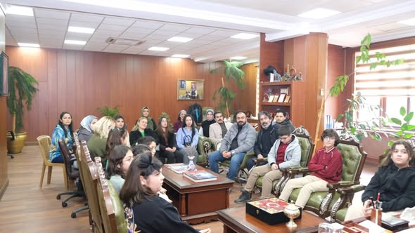 Tiyatro Topluluğundan Başkan Ekinci’ye Anlamlı Ziyaret