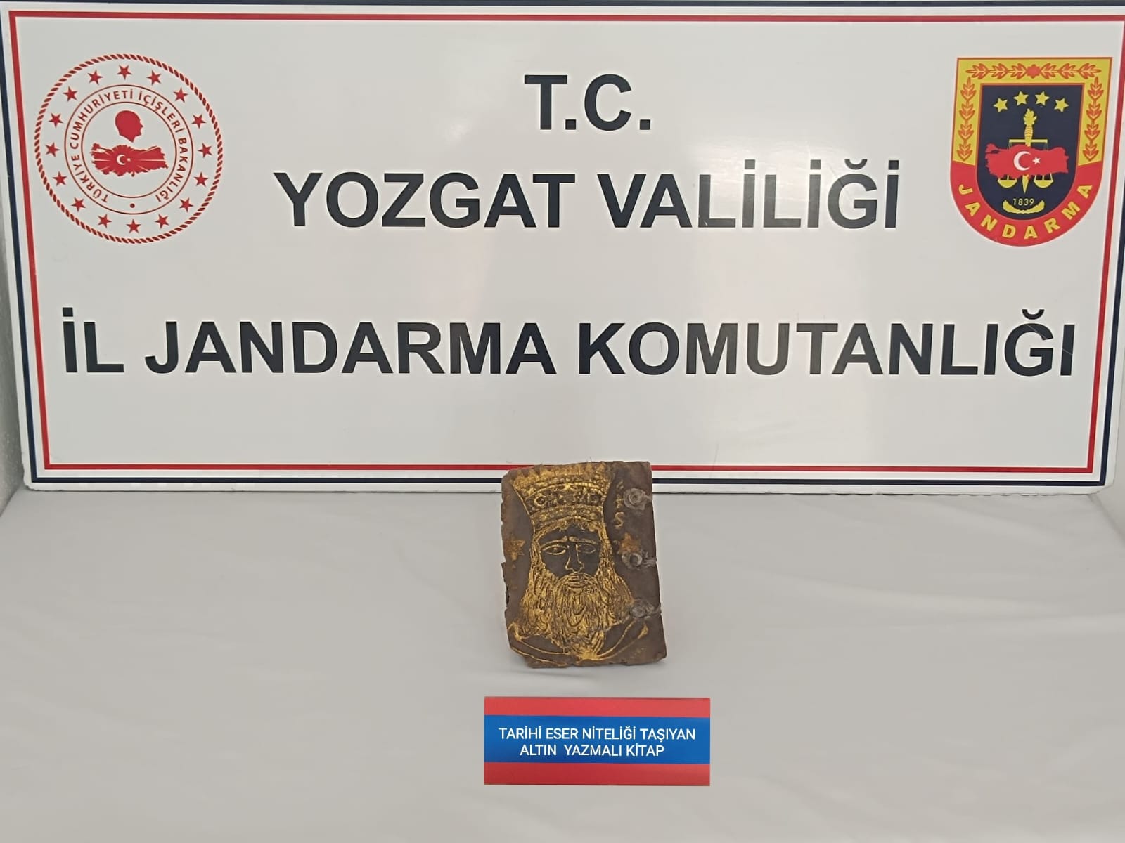 Yozgat’ta Tarihi Eser Operasyonu: Altın İşlemeli Kitap Ele Geçirildi