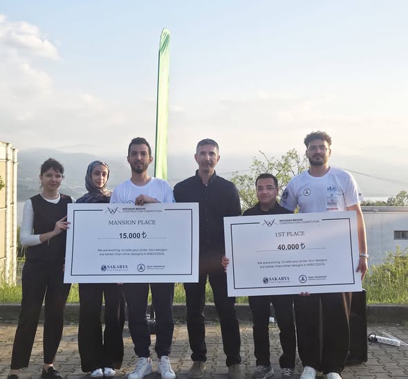 YOBÜ’lü Öğrencilerden Çifte Zafer