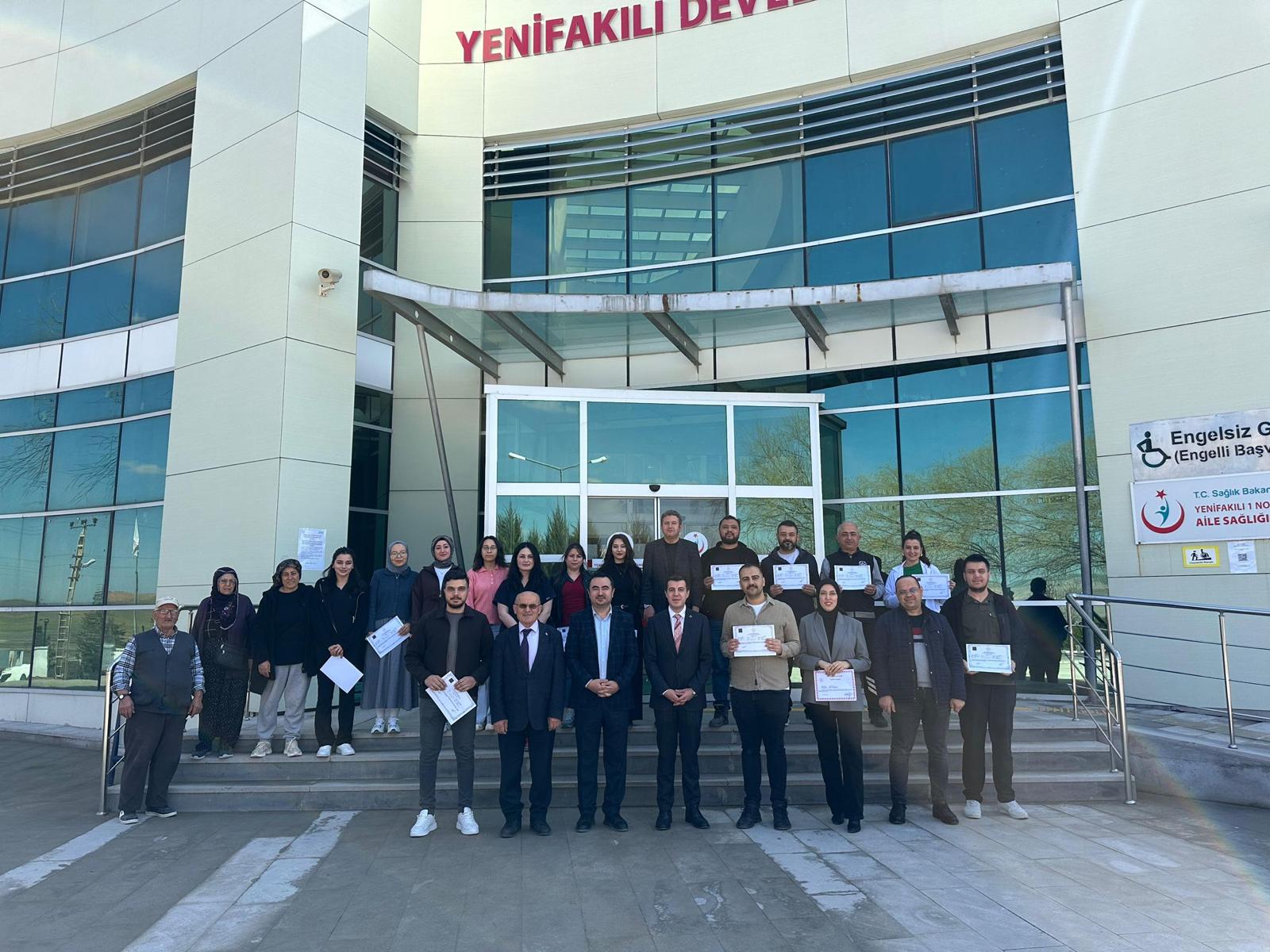 Yenifakılı'da 32 Sağlık Çalışanı Sertifika Aldı