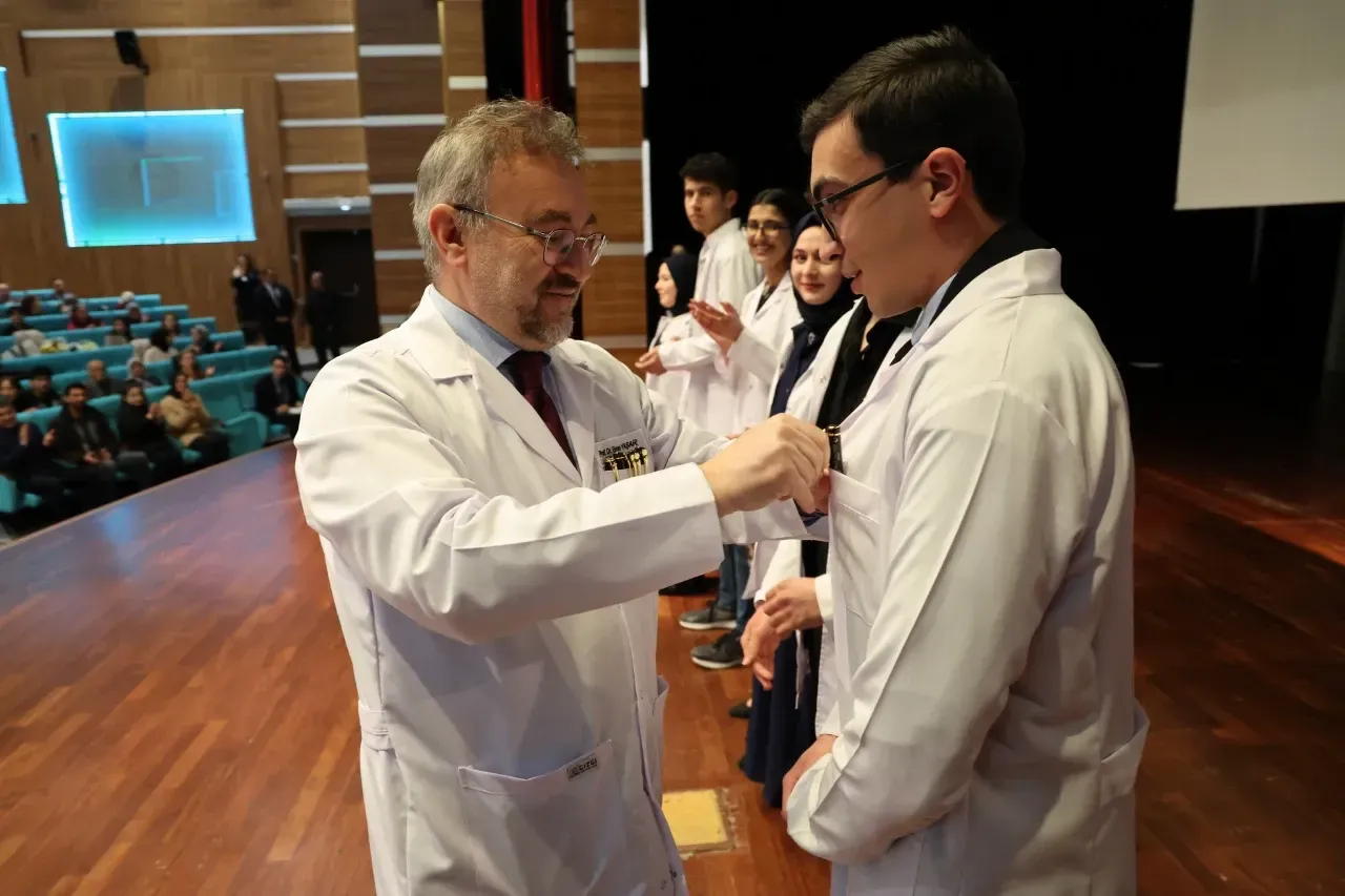 Yozgat Bozok Üniversitesi’nde Tıp Bayramı ve Beyaz Önlük Giyme Töreni Heyecanı
