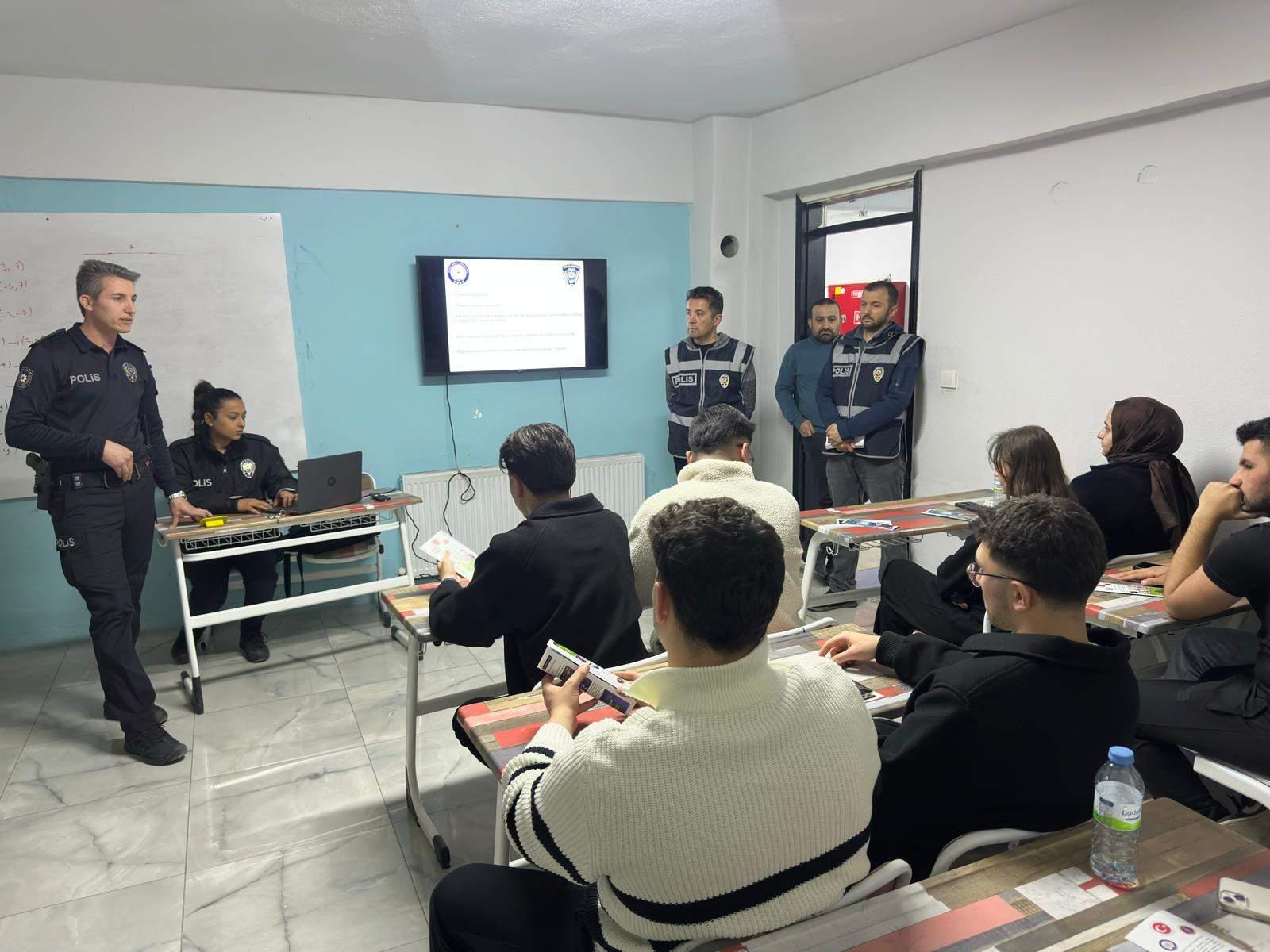 Yerköy'de Polis Tarafından Kapsamlı Güvenlik Eğitimi Düzenlendi